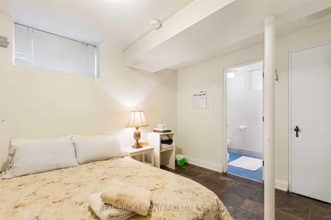 Photo 21 at 499 Palmerston Boulevard, Little Italy, Toronto