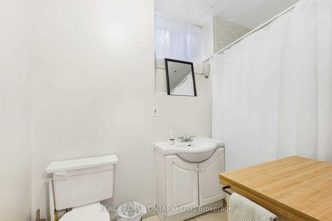 Photo 25 at 499 Palmerston Boulevard, Little Italy, Toronto