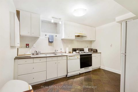 Photo 27 at 499 Palmerston Boulevard, Little Italy, Toronto