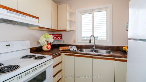 Photo 15 at 82 Melinda Crescent, Allandale, Barrie