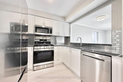 Photo 10 at 312 - 38 Hollywood Avenue, Willowdale East, Toronto