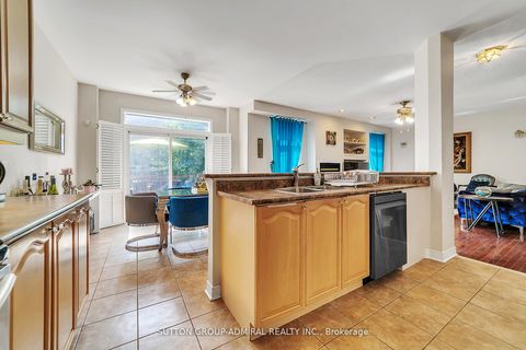 Photo 10 at 70 Blackforest Drive, Oak Ridges, Richmond Hill