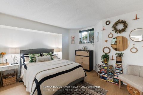 Photo 15 at D - 32 Massey Street W, Niagara, Toronto