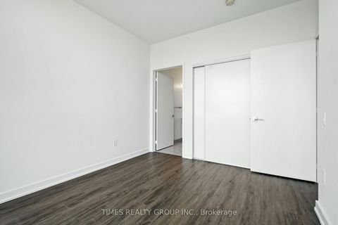 Photo 5 at 413 - 50 Ordnance Street, Niagara, Toronto