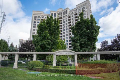 Photo 2 at 916 - 9225 Jane Street, Maple, Vaughan