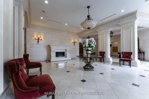 Photo 6 at 916 - 9225 Jane Street, Maple, Vaughan