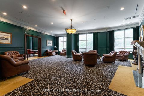 Photo 26 at 916 - 9225 Jane Street, Maple, Vaughan