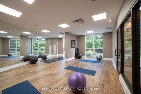 Photo 28 at 916 - 9225 Jane Street, Maple, Vaughan