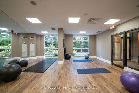 Photo 29 at 916 - 9225 Jane Street, Maple, Vaughan