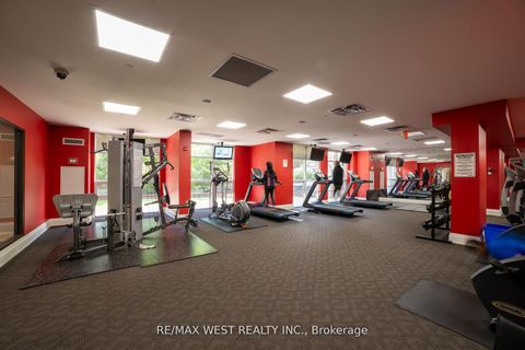Photo 31 at 916 - 9225 Jane Street, Maple, Vaughan