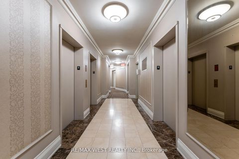 Photo 35 at 916 - 9225 Jane Street, Maple, Vaughan