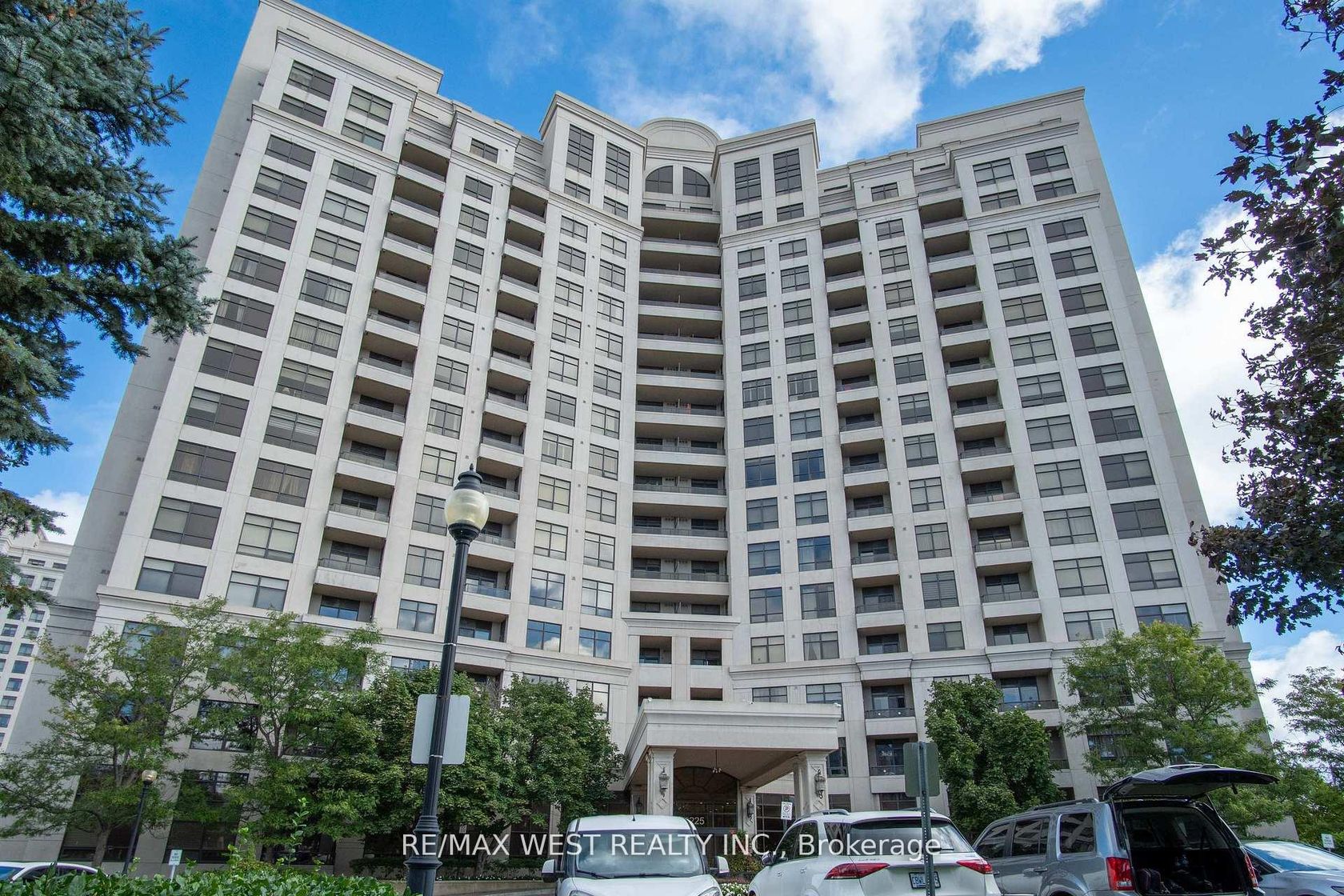 916 - 9225 Jane Street, Maple, Vaughan 