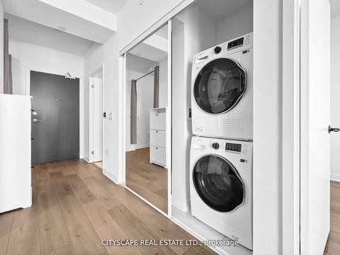 Photo 9 at 1516 - 10 Honeycrisp Crescent N, Vaughan Corporate Centre, Vaughan