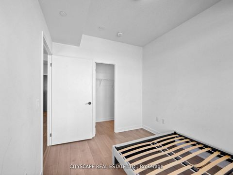Photo 11 at 1516 - 10 Honeycrisp Crescent N, Vaughan Corporate Centre, Vaughan