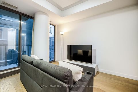 Photo 9 at 1301 - 111 Bathurst Street, Waterfront Communities C1, Toronto