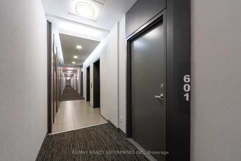Photo 3 at 601 - 15 Bruyeres Mews, Niagara, Toronto
