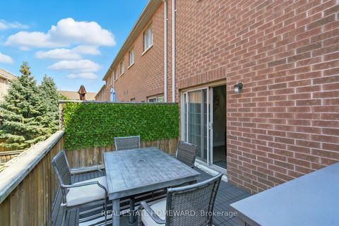 Photo 11 at 4 Isaac Devins Avenue, East Woodbridge, Vaughan