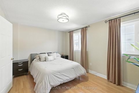 Photo 12 at 4 Isaac Devins Avenue, East Woodbridge, Vaughan