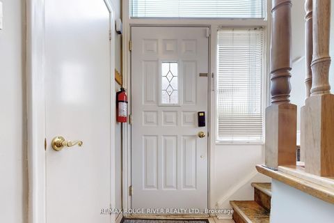 Photo 3 at 117 Shropshire Drive, Dorset Park, Toronto