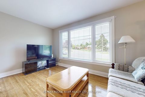 Photo 9 at 117 Shropshire Drive, Dorset Park, Toronto