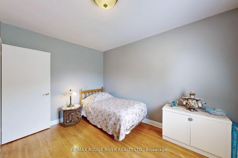 Photo 15 at 117 Shropshire Drive, Dorset Park, Toronto