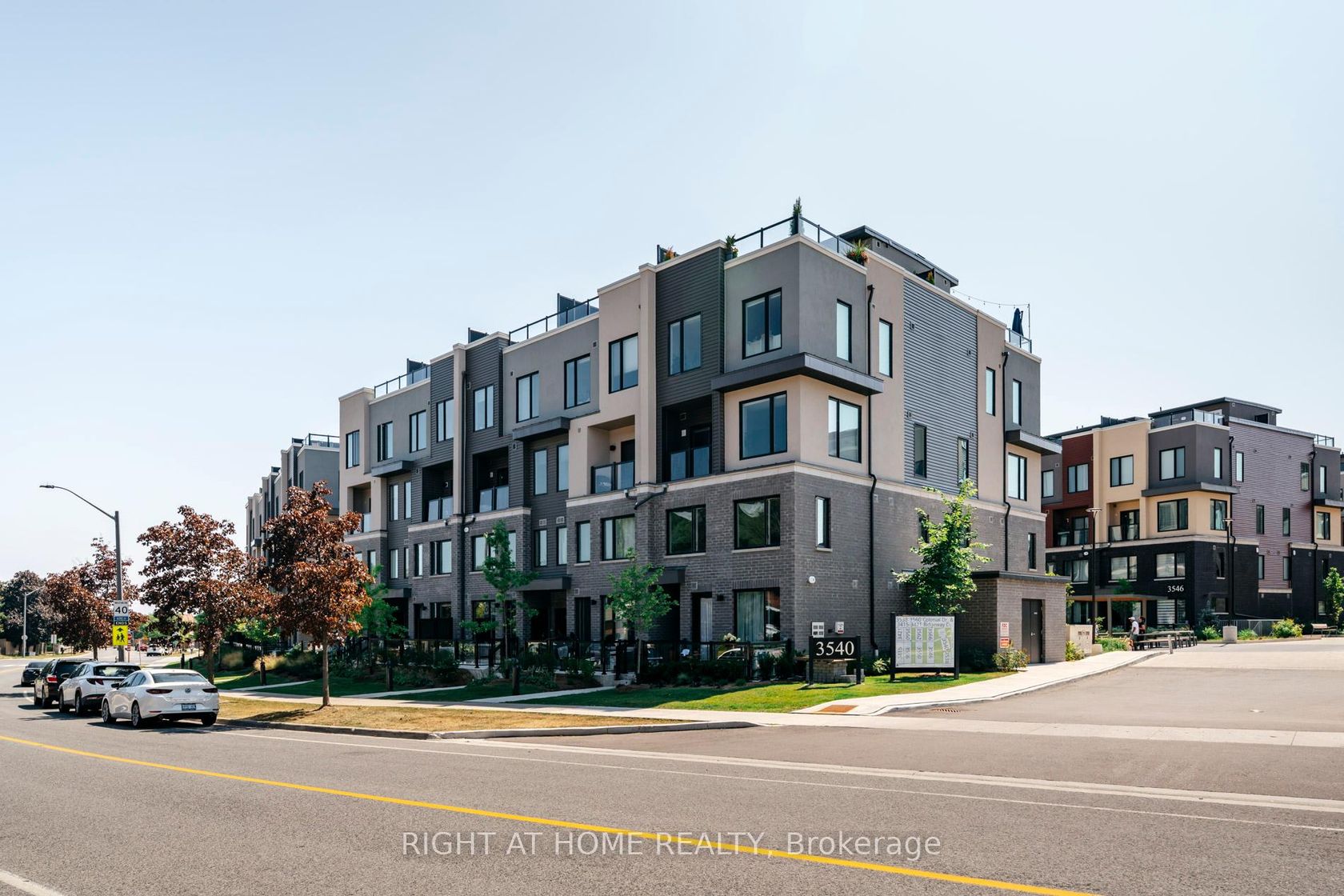 7 - 3540 Colonial Drive, Erin Mills, Mississauga by Loree Meneguzzi Real Estate 7 - 3540 Colonial Drive, Erin Mills, Mississauga