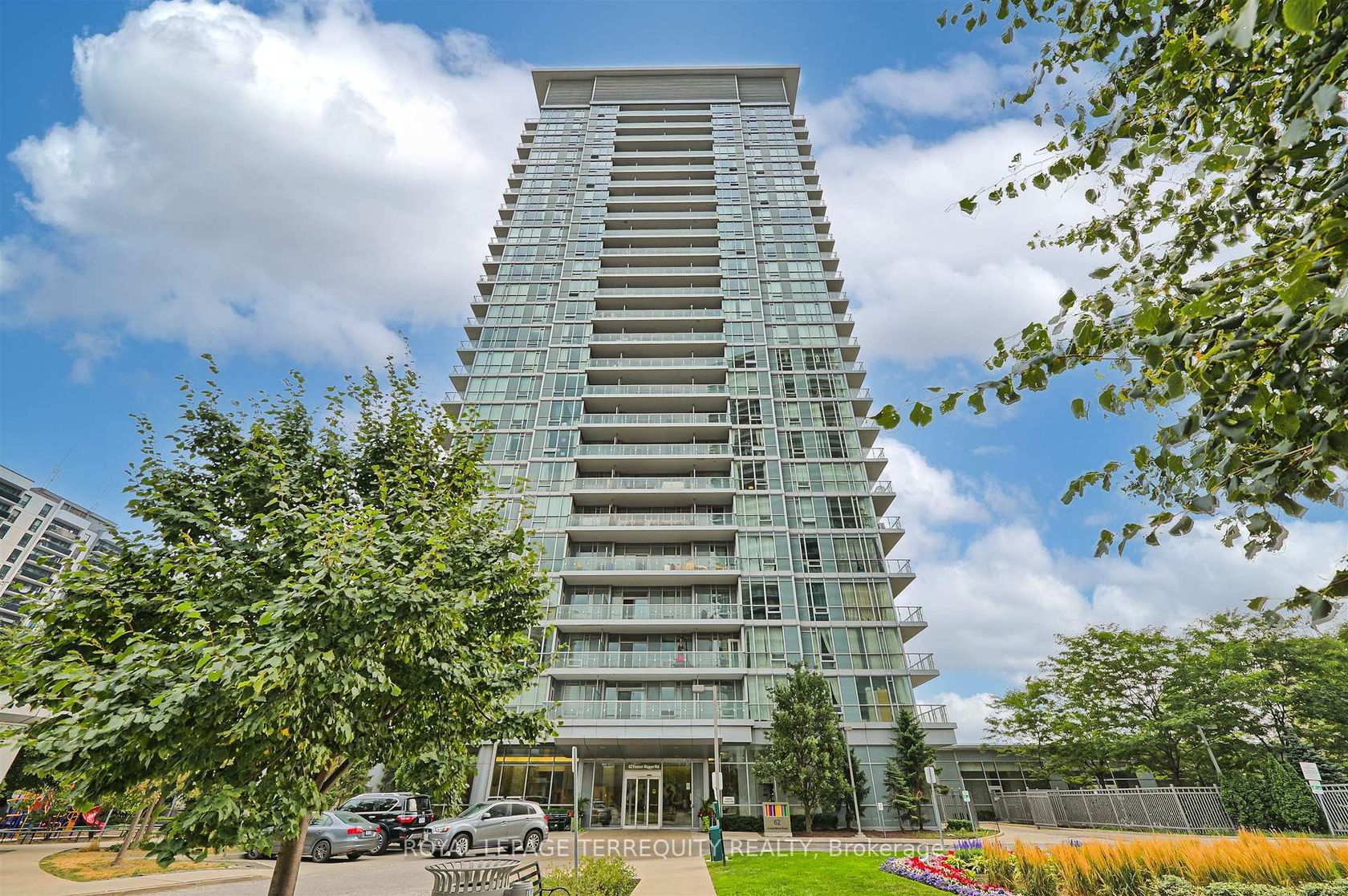 201 - 62 Forest Manor Road, Henry Farm, Toronto by Loree Meneguzzi Real Estate 201 - 62 Forest Manor Road, Henry Farm, Toronto