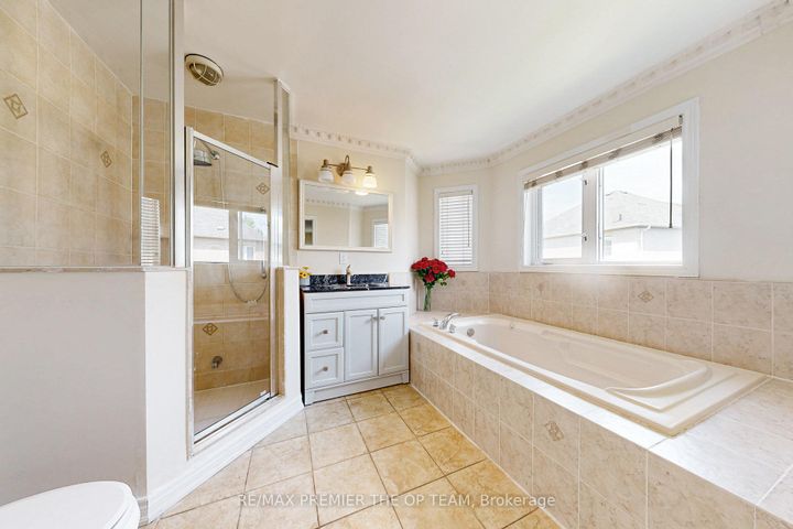 Photo 29 at 59 Rossi Drive, Vellore Village, Vaughan