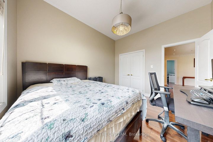 Photo 39 at 59 Rossi Drive, Vellore Village, Vaughan