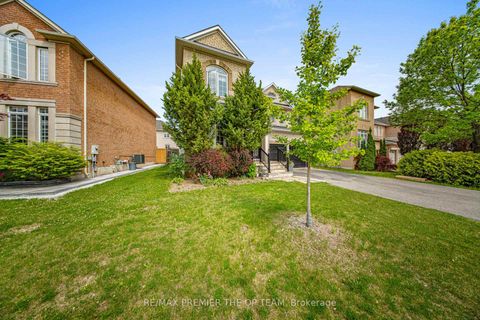 Photo 2 at 59 Rossi Drive, Vellore Village, Vaughan