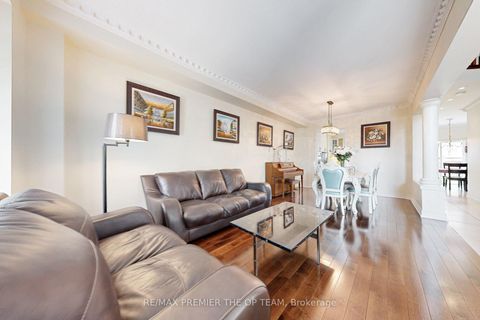 Photo 7 at 59 Rossi Drive, Vellore Village, Vaughan