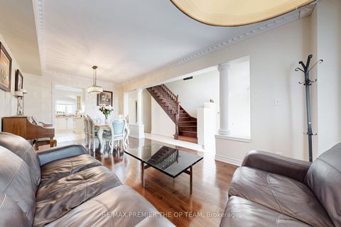 Photo 8 at 59 Rossi Drive, Vellore Village, Vaughan