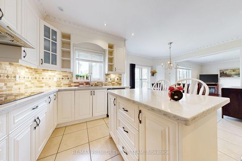 Photo 16 at 59 Rossi Drive, Vellore Village, Vaughan