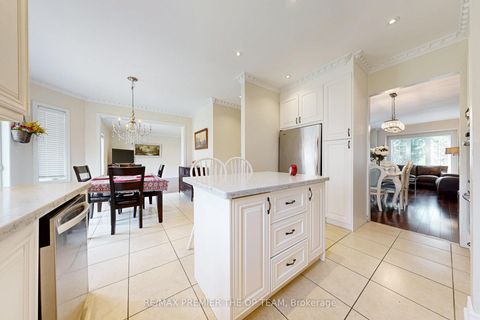 Photo 17 at 59 Rossi Drive, Vellore Village, Vaughan