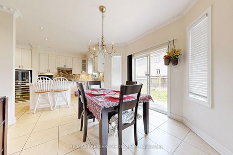 Photo 18 at 59 Rossi Drive, Vellore Village, Vaughan