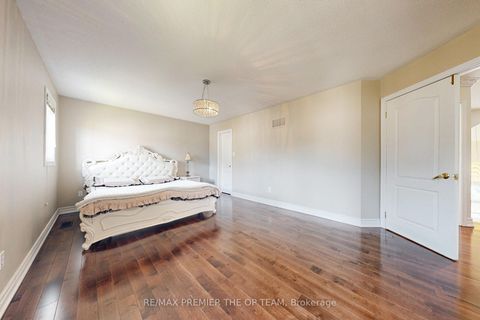 Photo 27 at 59 Rossi Drive, Vellore Village, Vaughan