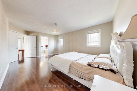 Photo 28 at 59 Rossi Drive, Vellore Village, Vaughan