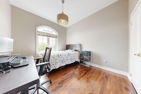 Photo 37 at 59 Rossi Drive, Vellore Village, Vaughan