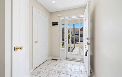 Photo 2 at 16 Mare Crescent, Clairville, Toronto