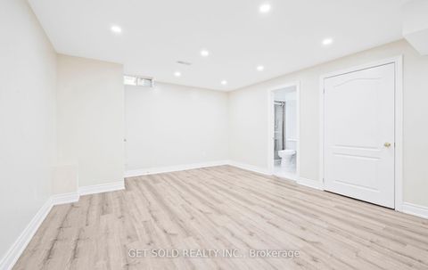 Photo 36 at 16 Mare Crescent, Clairville, Toronto