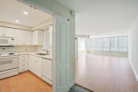 Photo 3 at 501 - 10 Tichester Road, Forest Hill South, Toronto