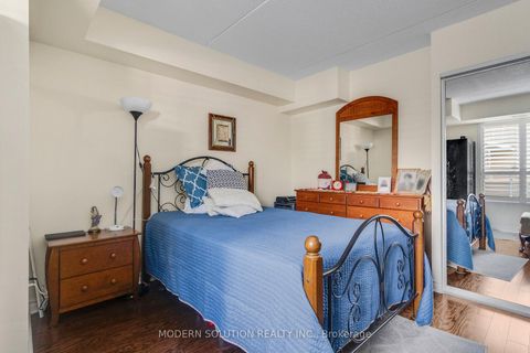 Photo 13 at 102 - 250 Pine Grove Drive, Islington Woods, Vaughan