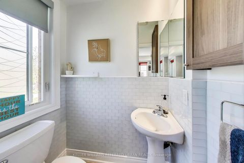 Photo 10 at 231 - 380 Hopewell Avenue, Belgravia, Toronto