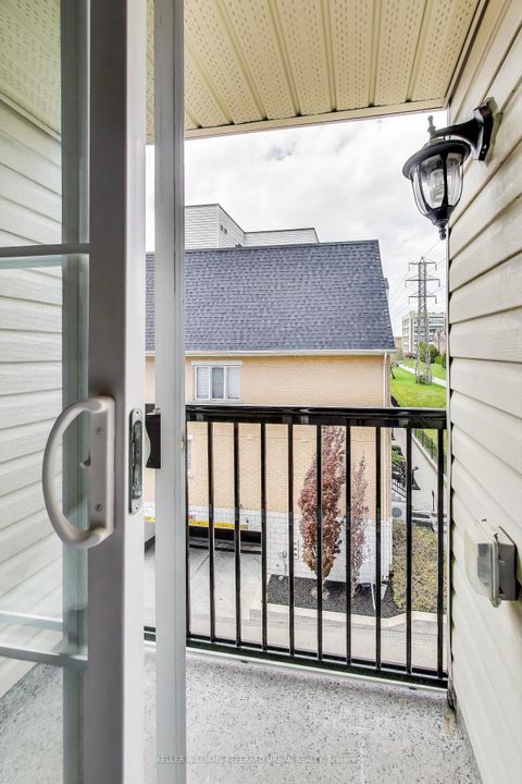 Photo 14 at 231 - 380 Hopewell Avenue, Belgravia, Toronto