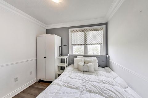 Photo 17 at 231 - 380 Hopewell Avenue, Belgravia, Toronto