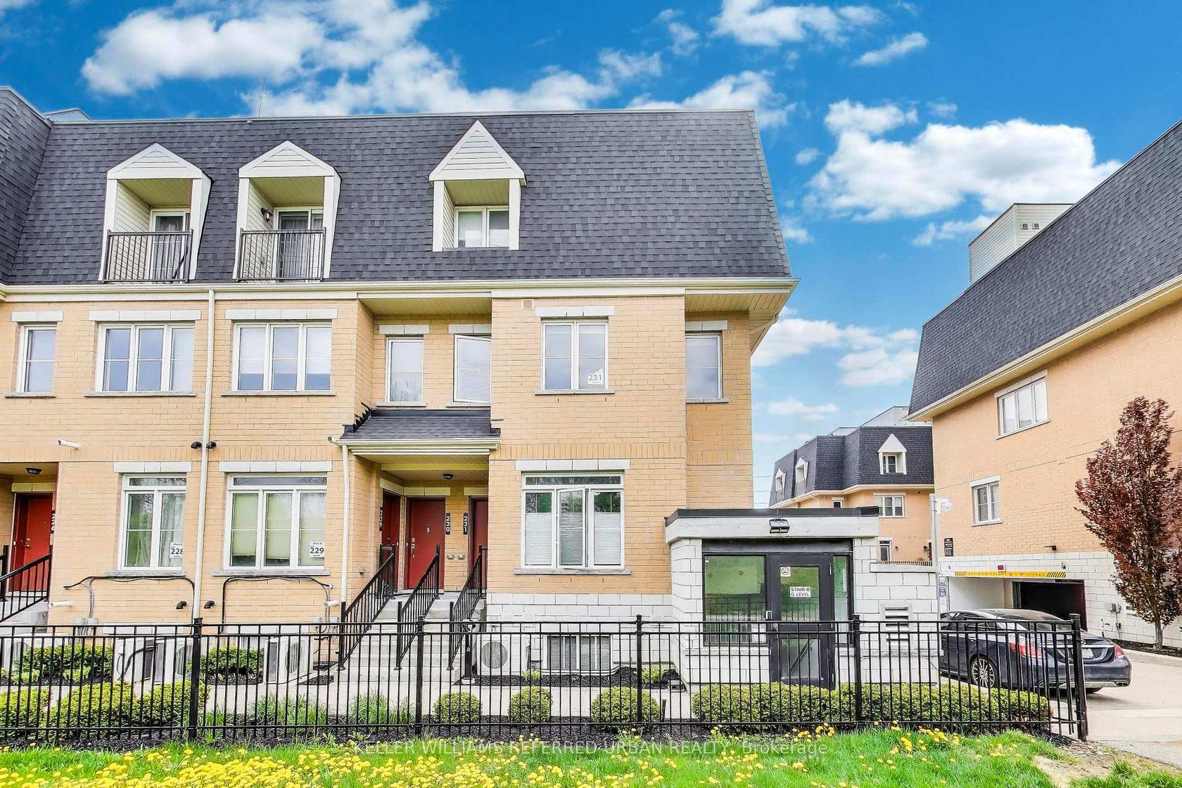 231 - 380 Hopewell Avenue, Belgravia, Toronto by Loree Meneguzzi Real Estate 231 - 380 Hopewell Avenue, Belgravia, Toronto