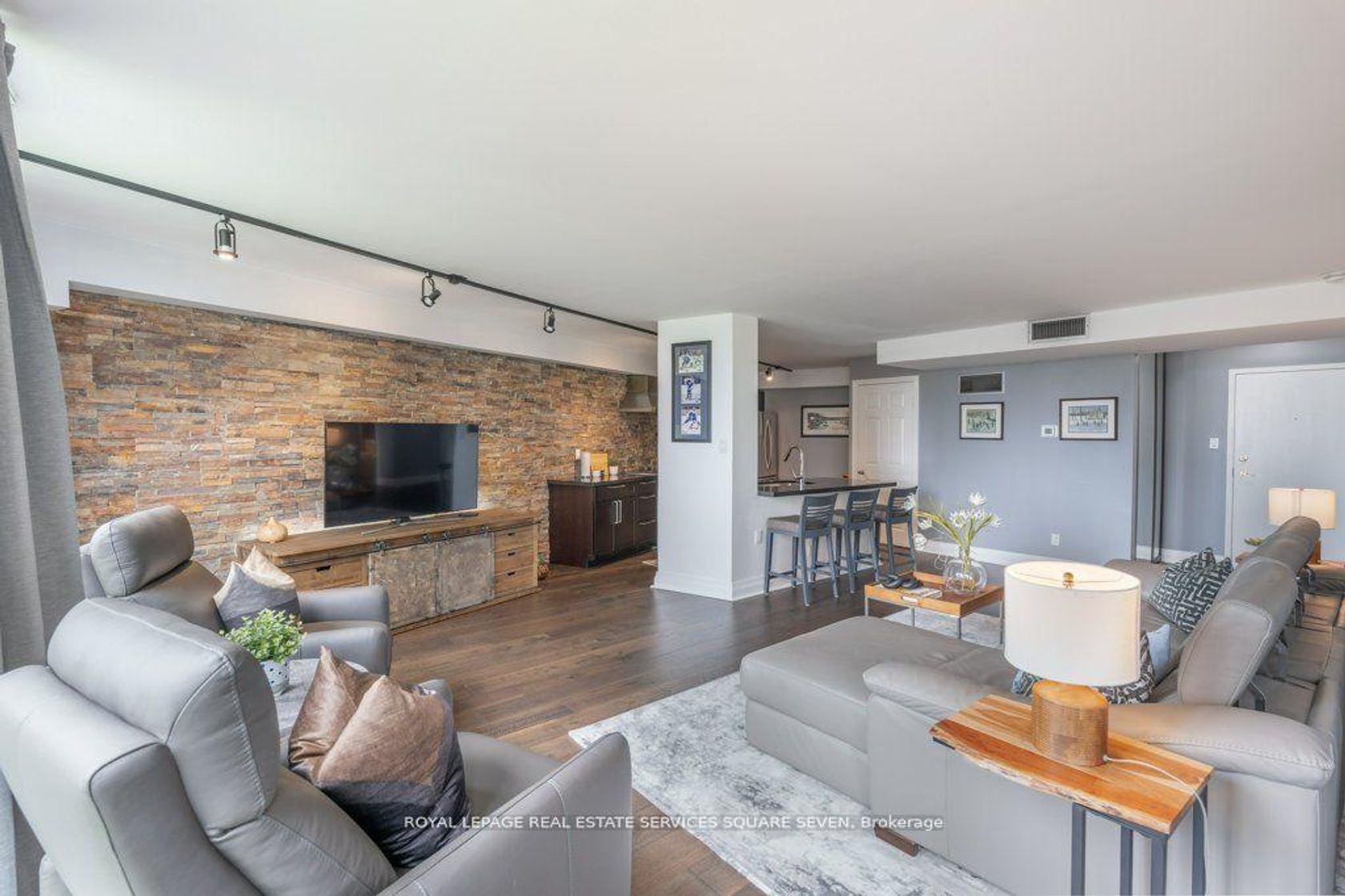 705 - 4235 Sherwoodtowne Boulevard, City Centre, Mississauga 