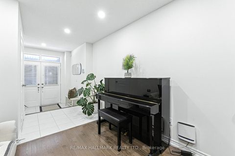 Photo 4 at 36 Elsinore Street, Kleinburg, Vaughan