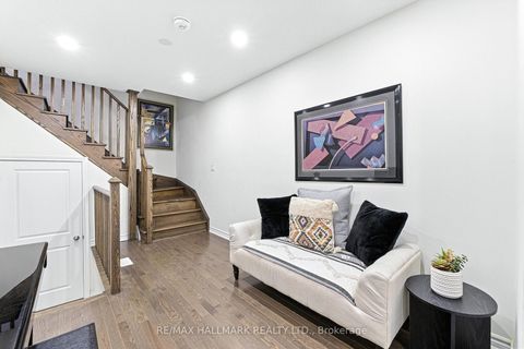 Photo 6 at 36 Elsinore Street, Kleinburg, Vaughan