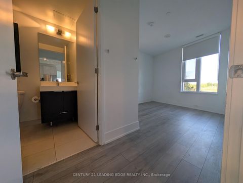 Photo 6 at 525 - 3100 Keele Street, CFB, Toronto